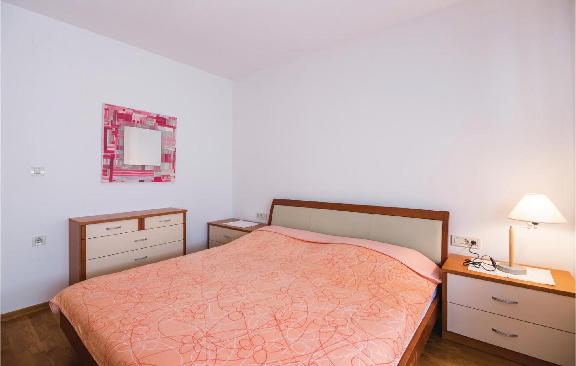 Cozy Apartment In Rijeka With Kitchen Екстериор снимка