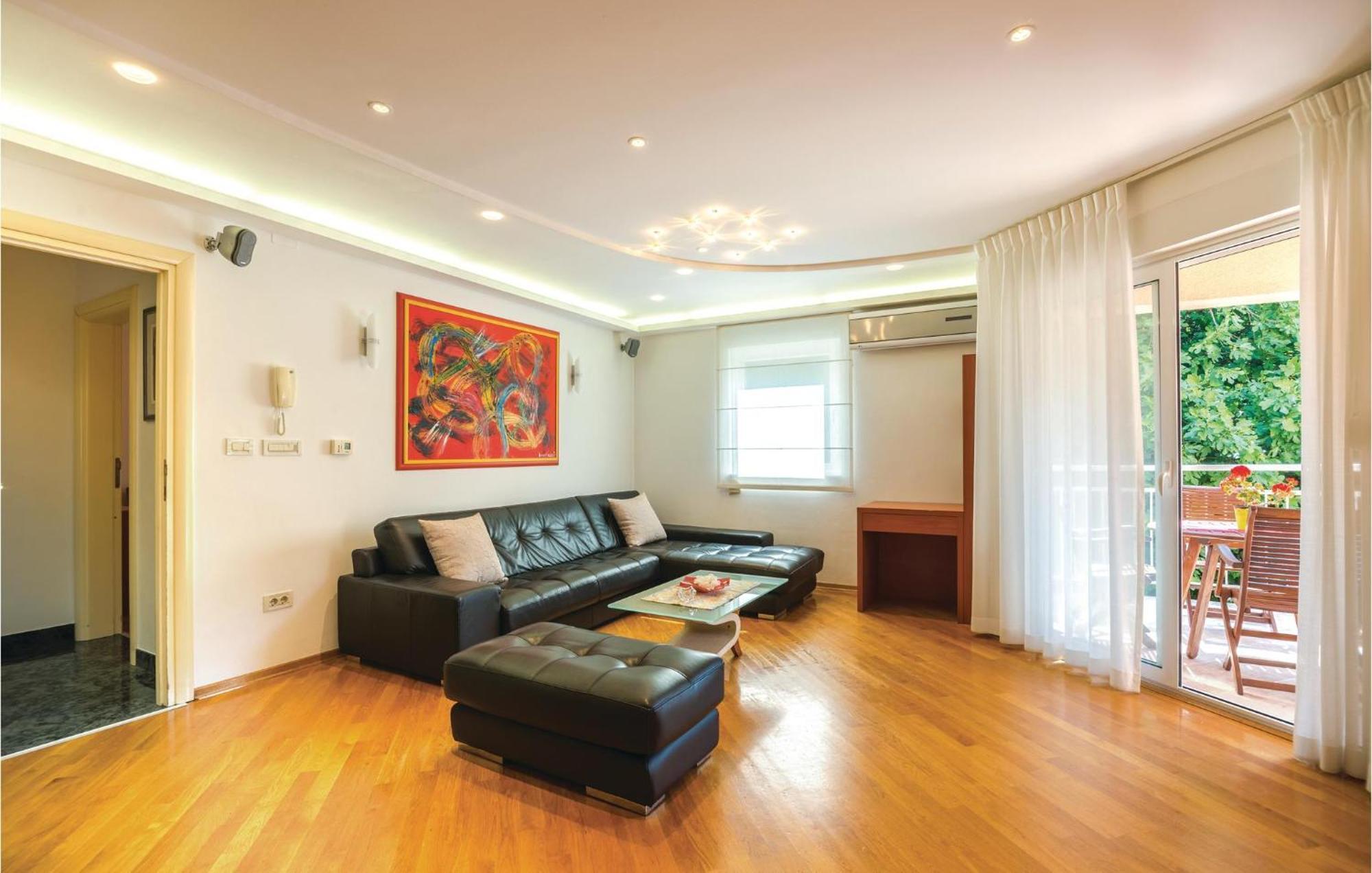 Cozy Apartment In Rijeka With Kitchen Екстериор снимка